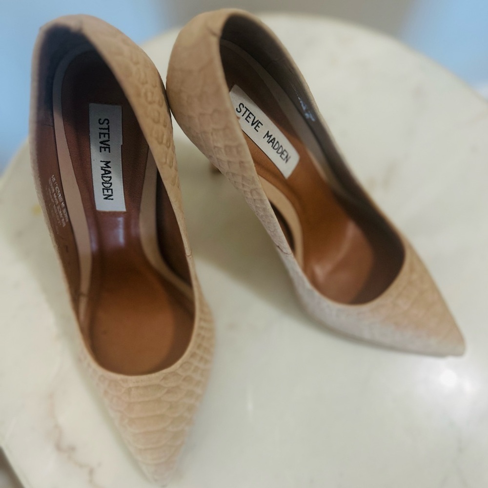 Steve Madden Women's Tan Pumps